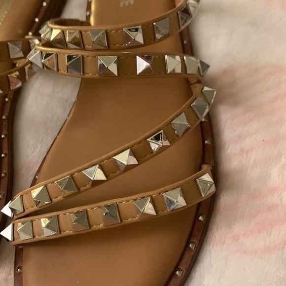 Tan leather sandals with silver studs size 8.5 - Picture 3 of 8